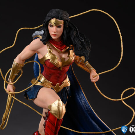 dc trinity 1-4-scale-diorama-wonder-woman front closeup big 2 serious portrait 2016