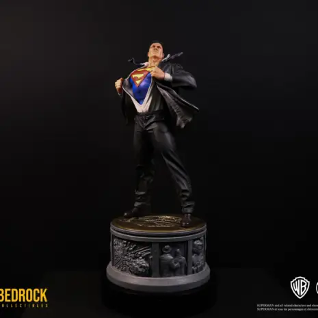 superman-statue-front-3qt-right Superman DC Secret Origins 1/4 scale statue by Bedrock Collectibles. 3 quarter right shot of Superman levelled looking right