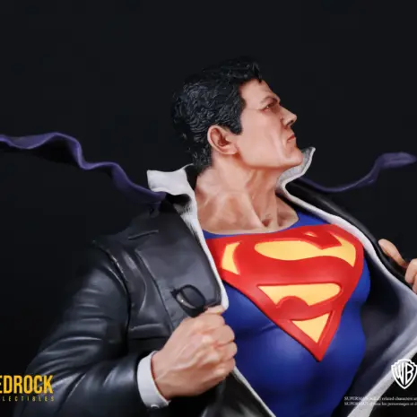 superman-transformation-left-statue-bedrock Superman Clark Kent transformation 1/4 Scale statue close up left with large S symbol and dress shirt and tie blowing in wind. Secret Origins 1/4 scale statue by Bedrock Collectibles